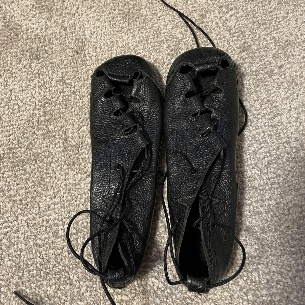 Gently Used Irish Dance Soft Shoe Ghillies Likely Hullachan H1 Size 3.5